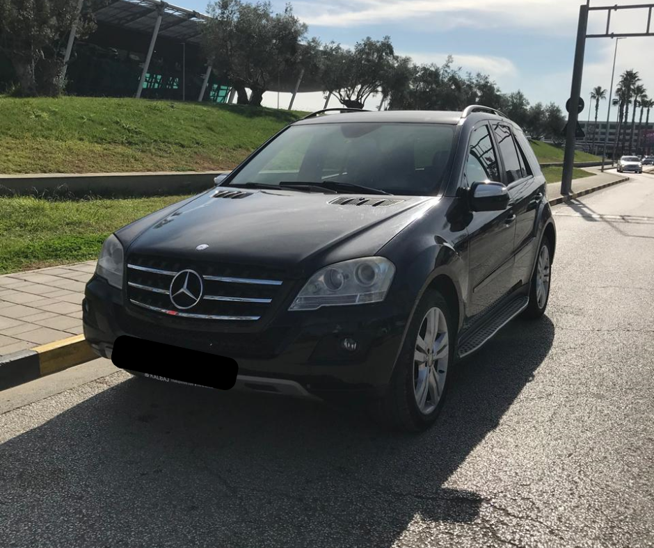 MERCEDES BENZ (2010)